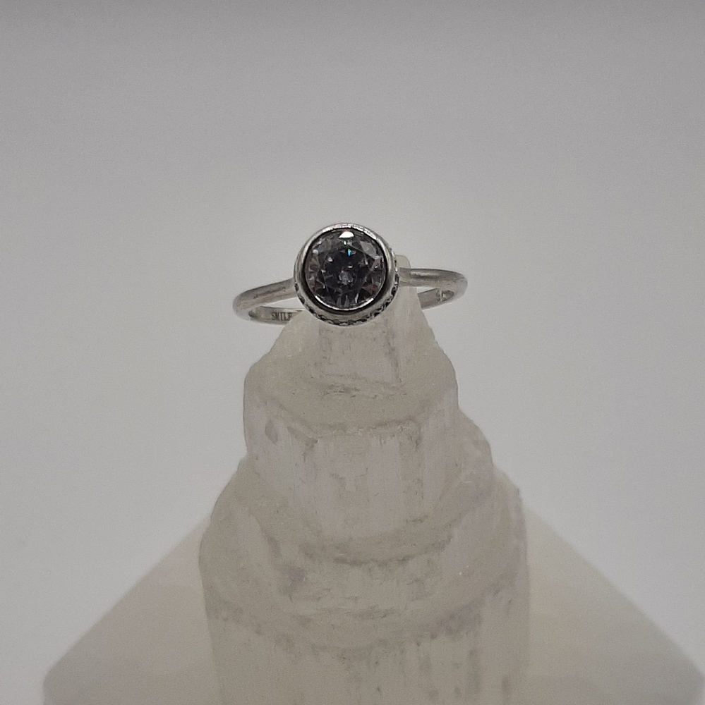 R1022 Clear Ring Plated - Fragrant Jewels